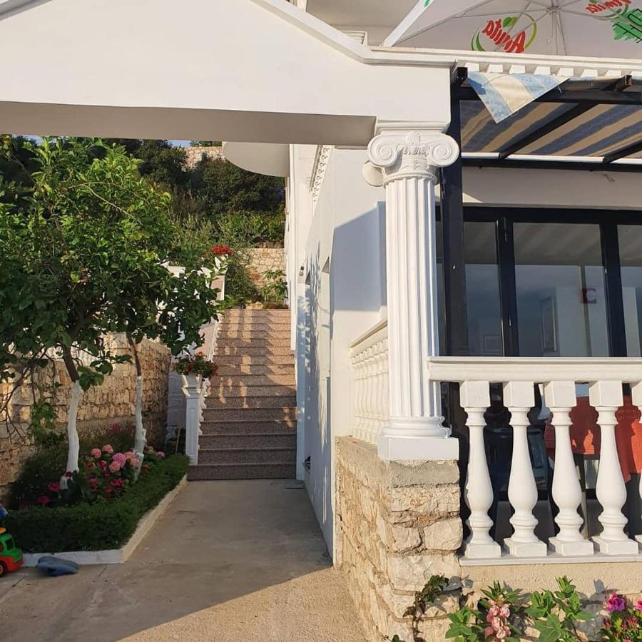 Makla Apartment Sarande Bilik gambar